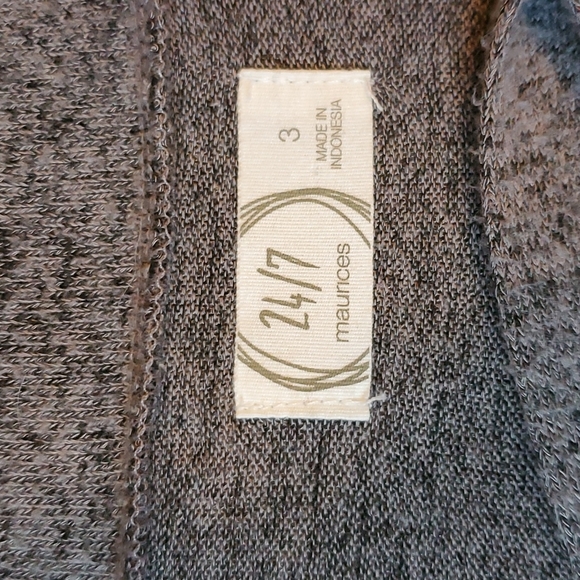 Maurices size 3X heathered charcoal gray sweater with criss cross v-neck - Picture 7 of 9